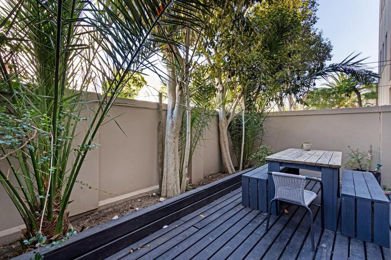 To Let 2 Bedroom Property for Rent in Sea Point Western Cape